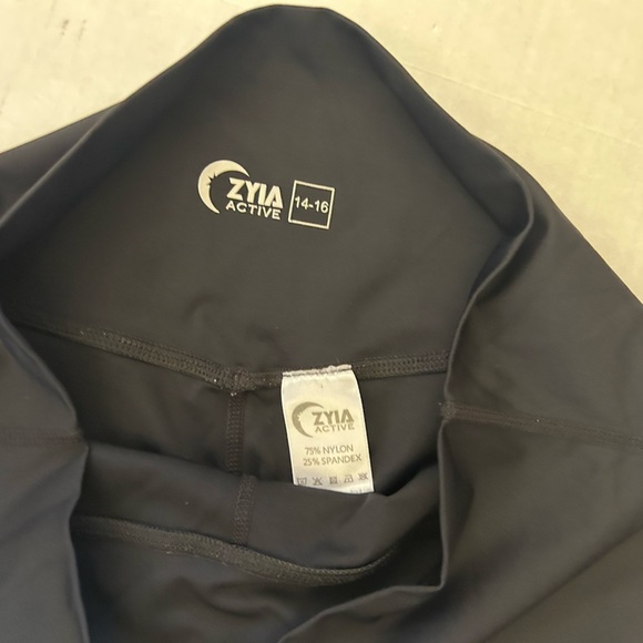 ZYIA Active wear Black Brilliant 7/8 Legging in high rise Sz-14/16. M8 - Picture 8 of 12